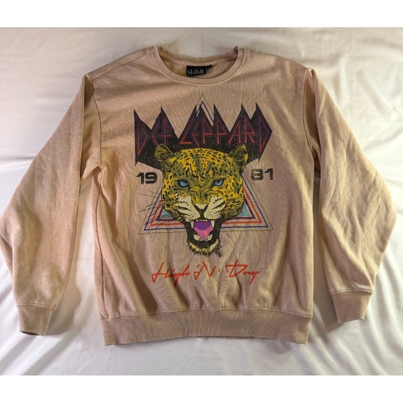 Rock wear Tops - Women's Def Leppard Crewneck Oversized Sweatshirt Size‎ Small Leopard Graphic